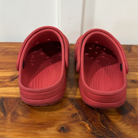 Crocs Baya Red Clogs With Jizzbitz - Picture 3 of 8